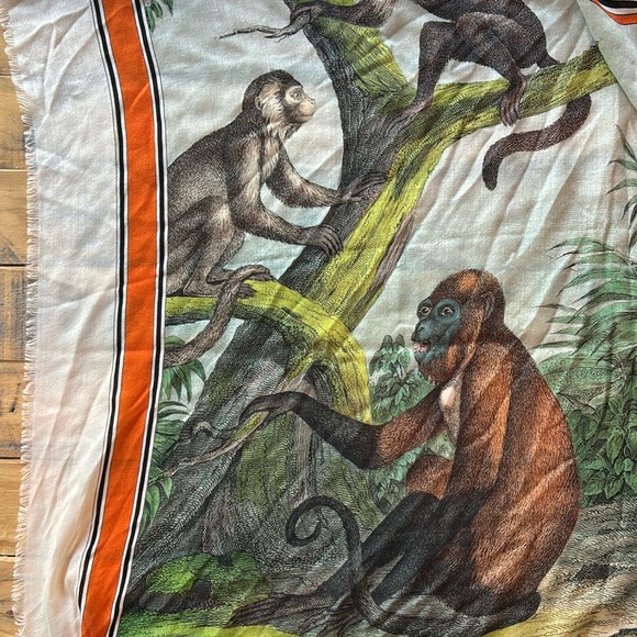 Burberry Cashmere Monkey Scarf. NWT never worn - Picture 5 of 8